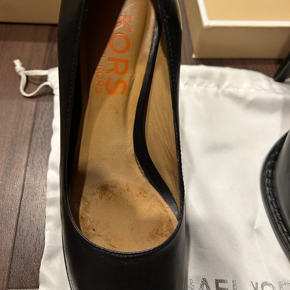 Michael Kors - Picture 1 of 5